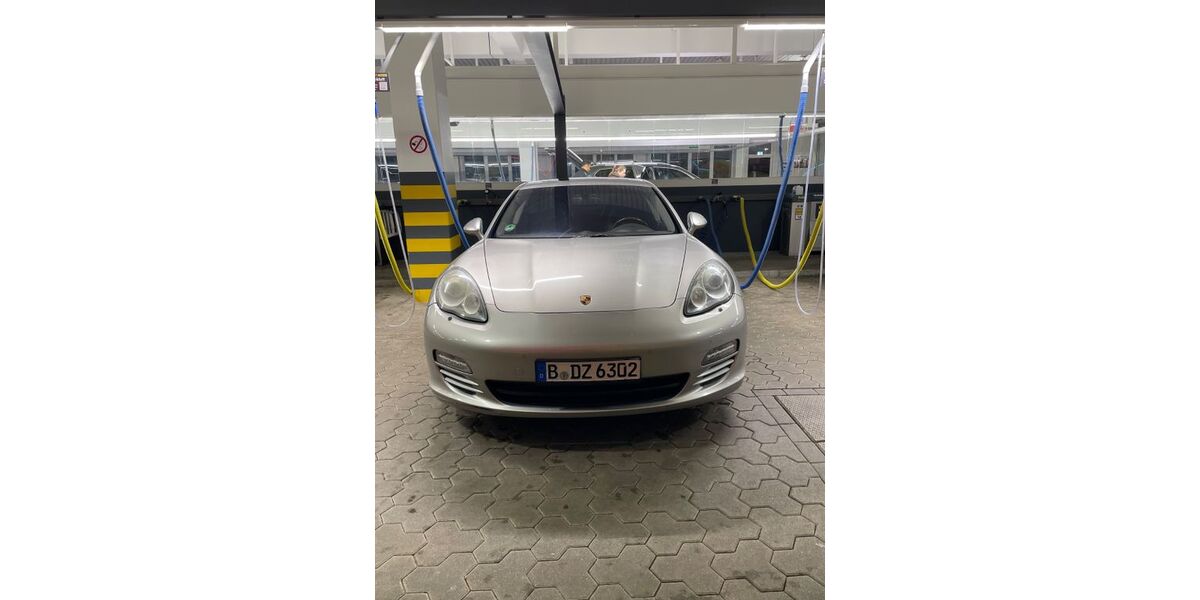 Porsche Panamera 149.500 km 19.500 € Berlin 13158