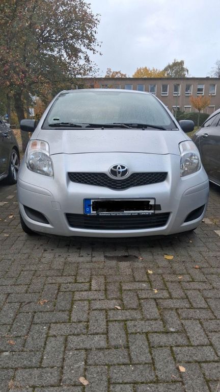 Toyota Yaris 75.000 km 3.523 € Berlin 10409