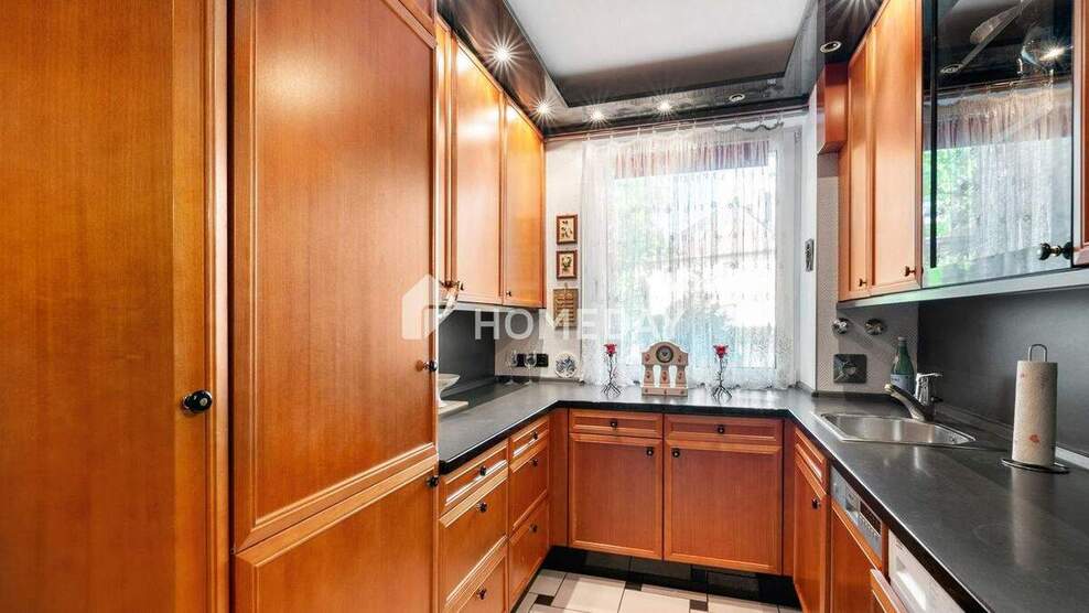 Stilvolles 5-Zimmer-Reihenendhaus mit besonderer Architektur und schönem Garten in Frohnau 5 zimmer