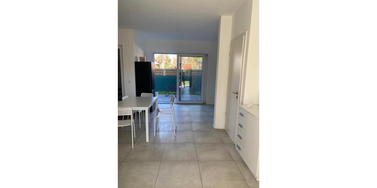 Etagenwohnung Schönefeld - 3 Zimmer, 85 m&sup2;, 2.250&euro; | Angebot:26073742