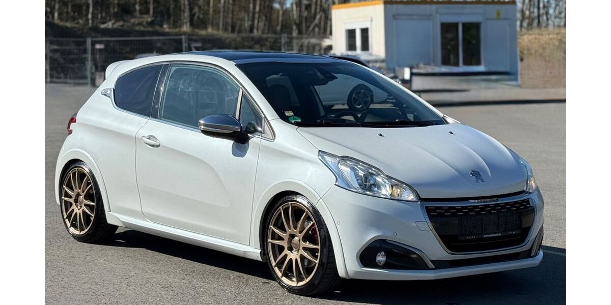 Peugeot 208 172.000 km 6.999 &euro; Wildau 15745