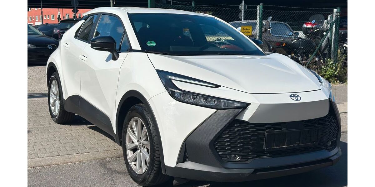 Toyota C-HR 29.000 km 24.400 &euro; Berlin 12359