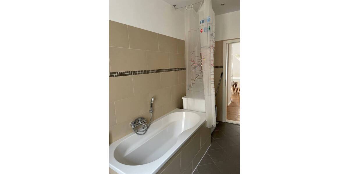 Etagenwohnung Berlin Prenzlauer Berg - 3 Zimmer, 82 m&sup2;, 2.054&euro; | Angebot:26093766