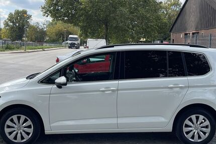 VW Touran 150.000 km 14.994 &euro; Berlin 12681