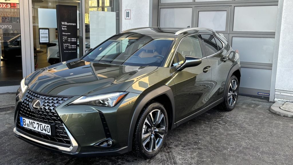 Lexus UX 5.000 km 49.980 € Berlin 13403