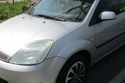 Ford Fiesta 80.000 km 1.850 &euro; Berlin 12357