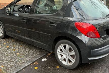 Peugeot 207 186.000 km 1.450 € Berlin 13585