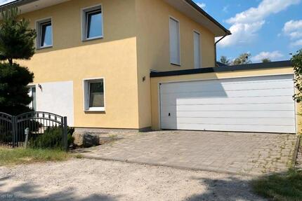 Haus Kleinmachnow - 6 Zimmer, 182 m&sup2;, 3.500&euro; | Angebot:26554802