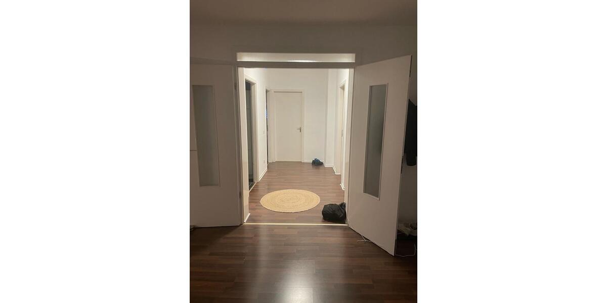 Dachgeschoßwohnung Berlin Neukölln - 3 Zimmer, 74 m&sup2;, 1.000&euro; | Angebot:24849990