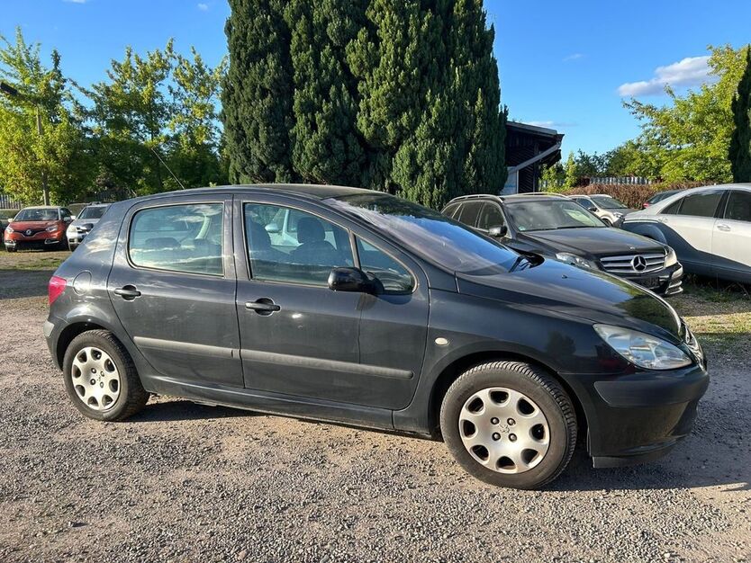 Peugeot 307 300.000 km 990 € Berlin 13127