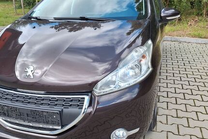 Peugeot 208 84.000 km 4.950 € Bernau 16321