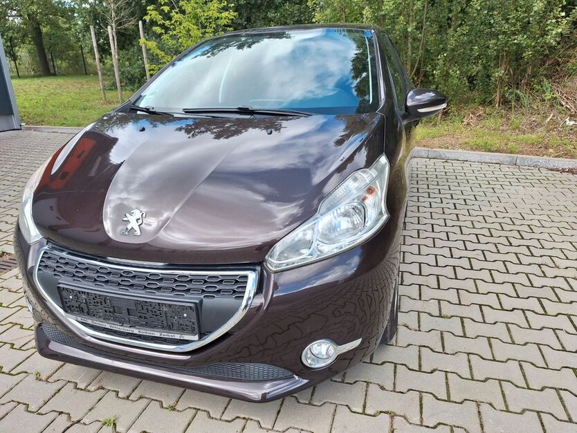 Peugeot 208 84.000 km 4.950 € Bernau 16321