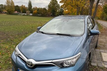 Toyota Auris 91.000 km 8.900 &euro; Berlin 13125