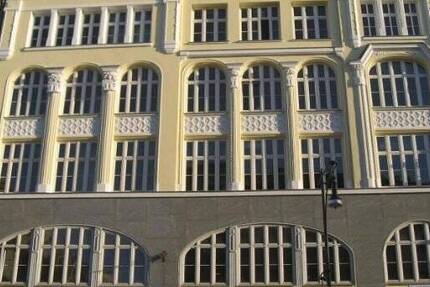 194 qm moderne Büroflächen in saniertem Gewerbehof 7 zimmer