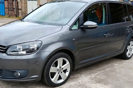 VW Touran 151.600 km 9.449 € Woltersdorf 15569
