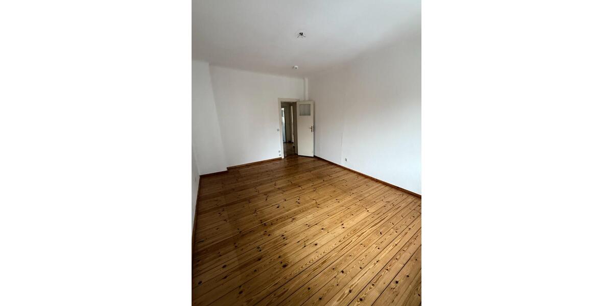 Etagenwohnung Berlin Lichtenberg - 2 Zimmer, 60 m&sup2;, 895&euro; | Angebot:24801449