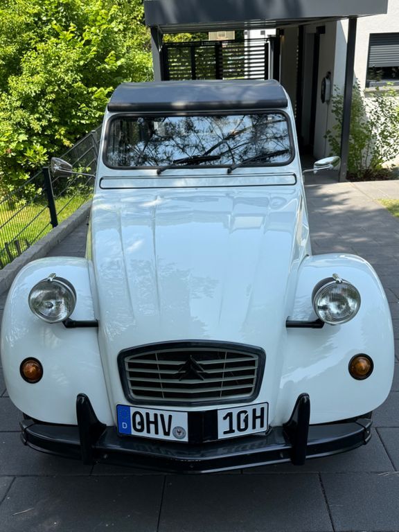 Citroen 2 CV 98.314 km 9.000 € Birkenwerder 16547