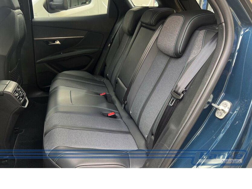 Peugeot 3008 Hybrid 225 Allure Pack EAT8*Kamera*LED*TotW 167.682 km 17.990 € Berlin 13187