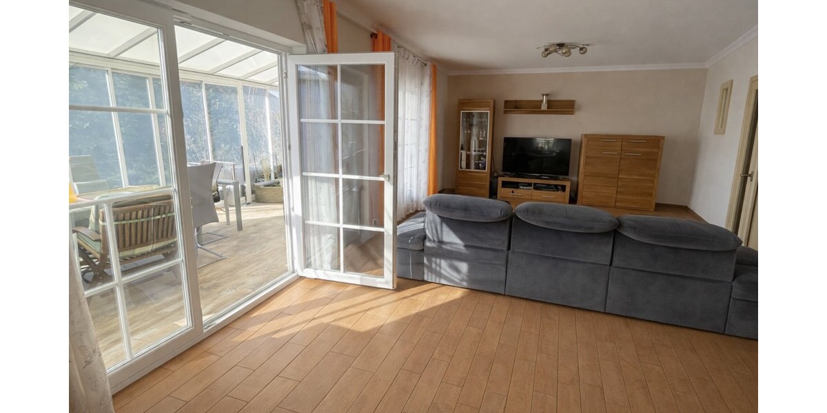 Berlin-Biesdorf: Stilvolle Stadtvilla auf 490 m² GST inkl. Terrasse & Garten in ruhiger Wohnlage ! - Einfamilienhaus Berlin / Biesdorf Biesdorf | Angebot:25871728