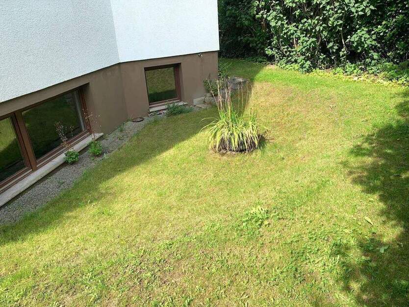 Architektonisches Highlight: Wohnen u. Arbeiten unter einem Dach in getrennten Einheiten, hell u. mit außergewöhnlichem Grundriss!