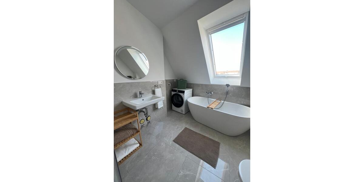 Dachgeschoßwohnung Berlin Mitte - 3.5 Zimmer, 155 m&sup2;, 2.850&euro; | Angebot:25904194