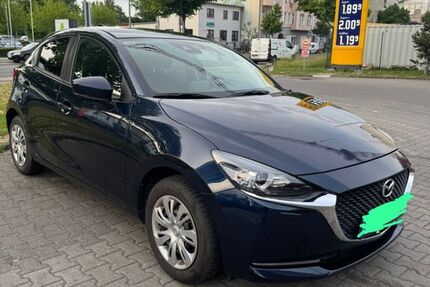 Mazda 2 Hybrid 31.000 km 8.450 &euro; Berlin 13156