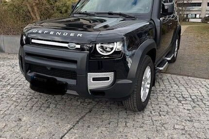 Land Rover Defender 52.700 km 47.900 &euro; Berlin 10627