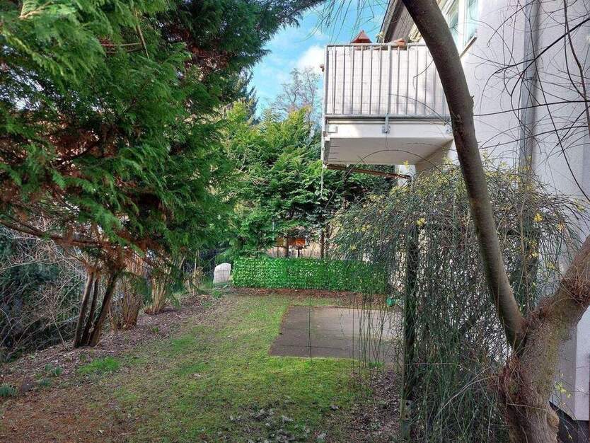 Provisionsfreie 3 Zimmer, Küche, 8 m² Bad, Abstellraum, Terrasse, eingezäunter Garten, Keller, Waschkeller, separate Tiefgarage !