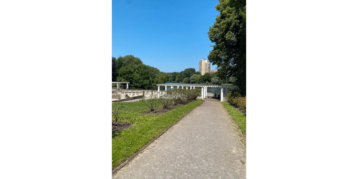 Dachgeschoßwohnung Berlin Steglitz-Zehlendorf - 2 Zimmer, 65 m&sup2;, 1.400&euro; | Angebot:25612063