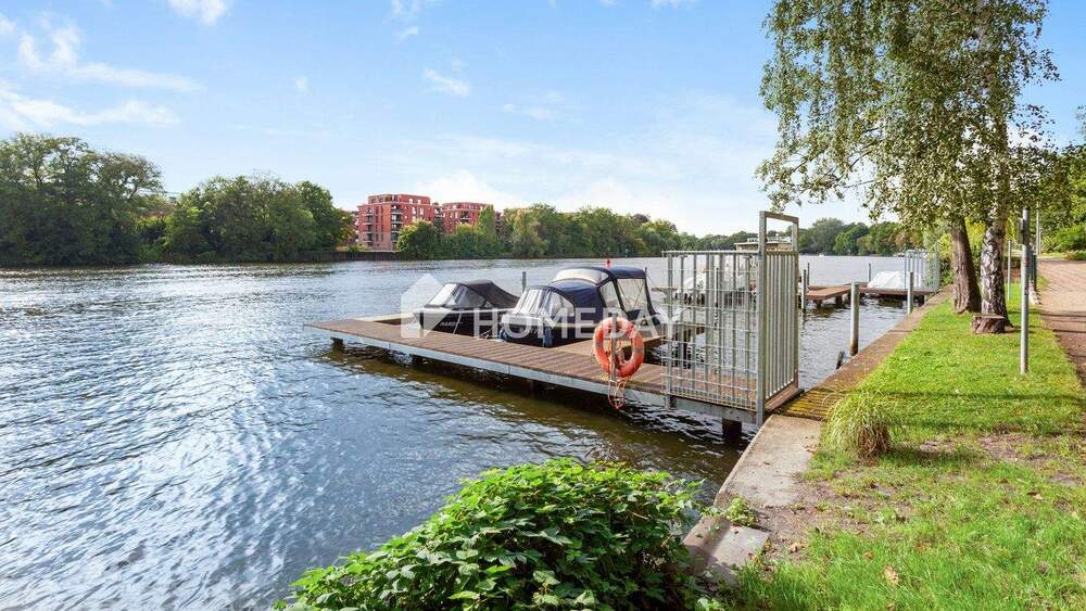 Moderne 2-Zimmer-Wohnung mit Balkon in erstklassiger Wasserlage und Blick auf die Spree 2 zimmer
