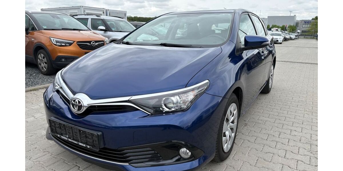 Toyota Auris 141.550 km 9.500 &euro; Wildau 15745