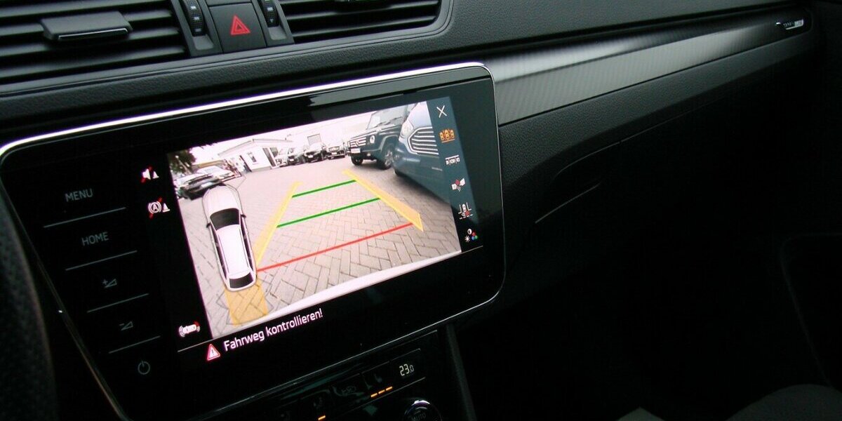 Skoda Superb 2.0TDI Sportline ACC Columbus Kamera AHK 34.483 km 35.980 &euro; Falkensee 14612