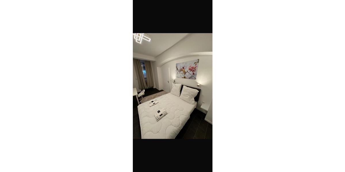 Erdgeschoßwohnung Berlin Friedrichshain-Kreuzberg - 3 Zimmer, 125 m&sup2;, 1.800&euro; | Angebot:26522207