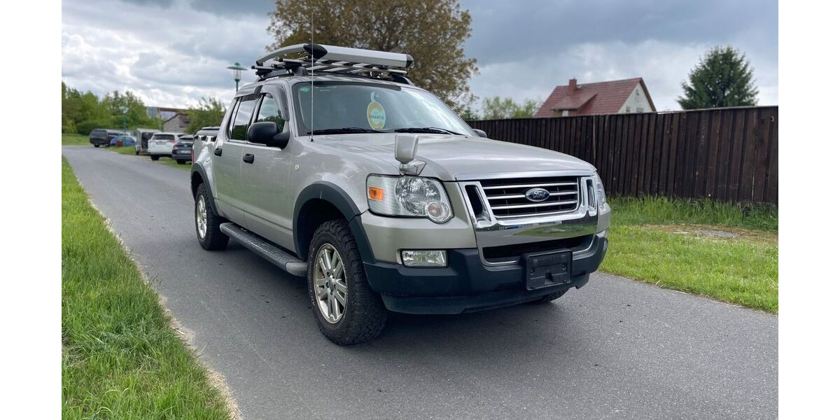 Ford Explorer 94.000 km 15.900 &euro; DAHLEWITZ 15827