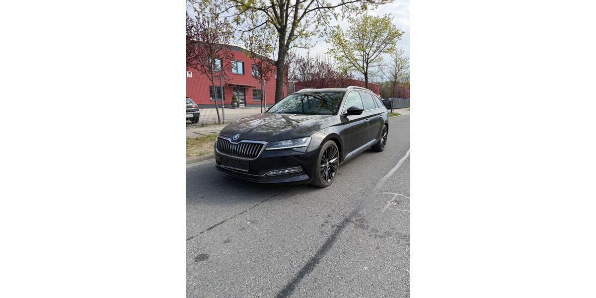 Skoda Superb 130.000 km 18.900 &euro; mittenwalde 15749