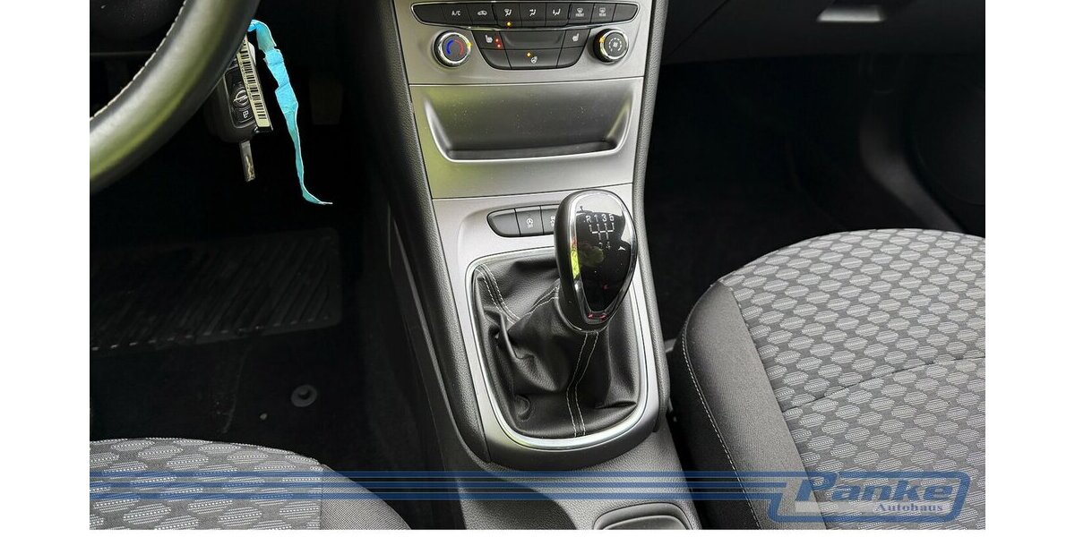 Opel Astra Selection*Tempo*SHZ*Ambiete*SR+WR* 36.084 km 8.890 &euro; Berlin 13187