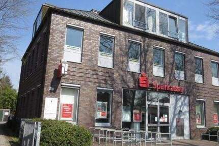 Top-ausgestattete renovierte Büro-Praxisfläche im Neubau 1.OG in der Bahnhofstr. über der Bank mit Parkplätzen 4 zimmer