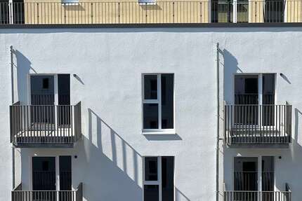 Wohnung zum Mieten in Berlin 1.597,49 € 93.97 m² 3 zimmer