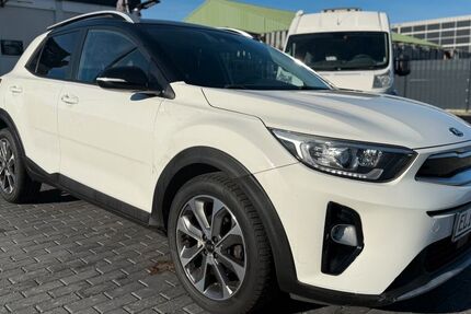 Kia Stonic 184.000 km 12.990 € Berlin 12307