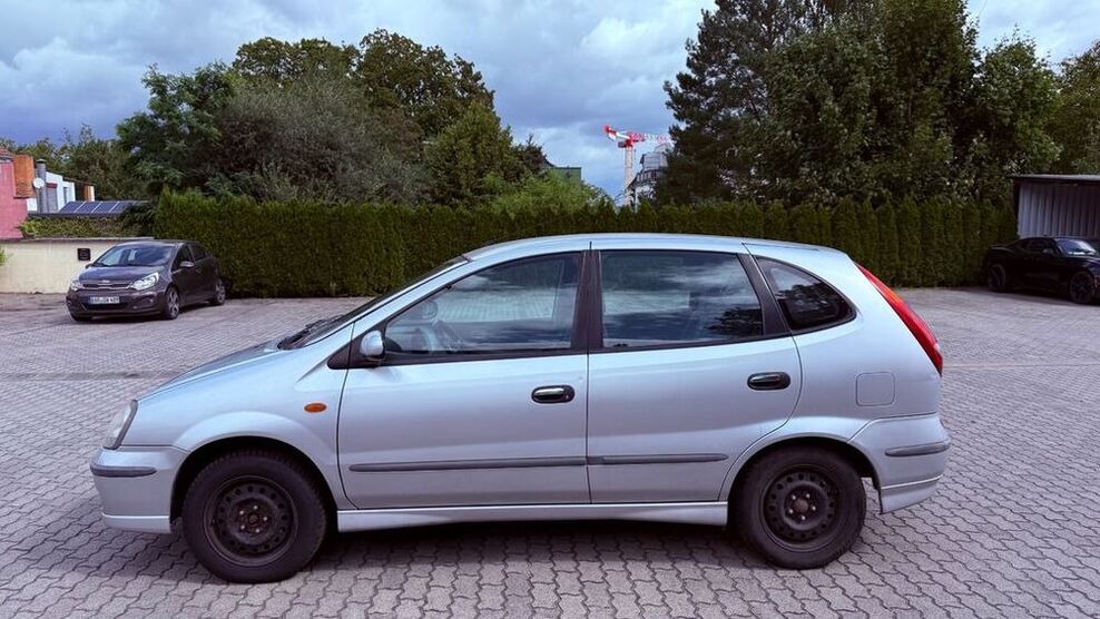Almera Tino