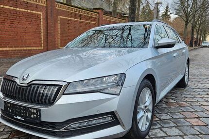 Skoda Superb 140.998 km 14.400 &euro; Berlin 12099