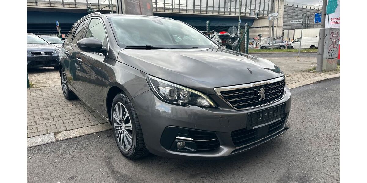 Peugeot 308 150.000 km 8.900 &euro; Berlin 12359