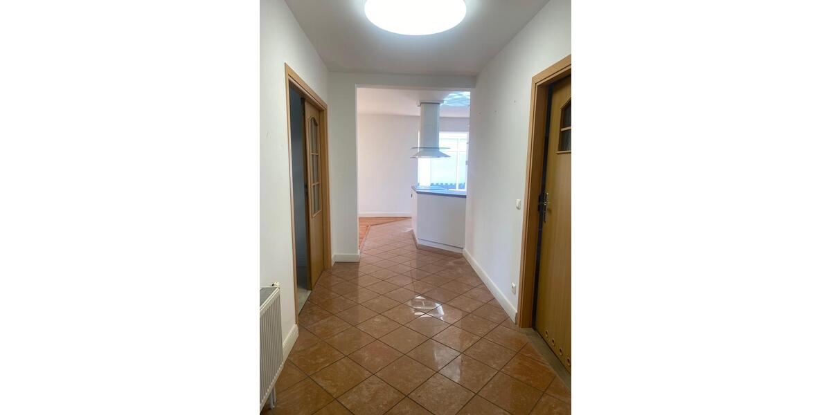 Etagenwohnung Berlin Marzahn-Hellersdorf - 2.5 Zimmer, 124 m&sup2;, 1.500&euro; | Angebot:25786652