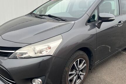 Toyota Verso 173.000 km 6.499 &euro; Berlin 12057