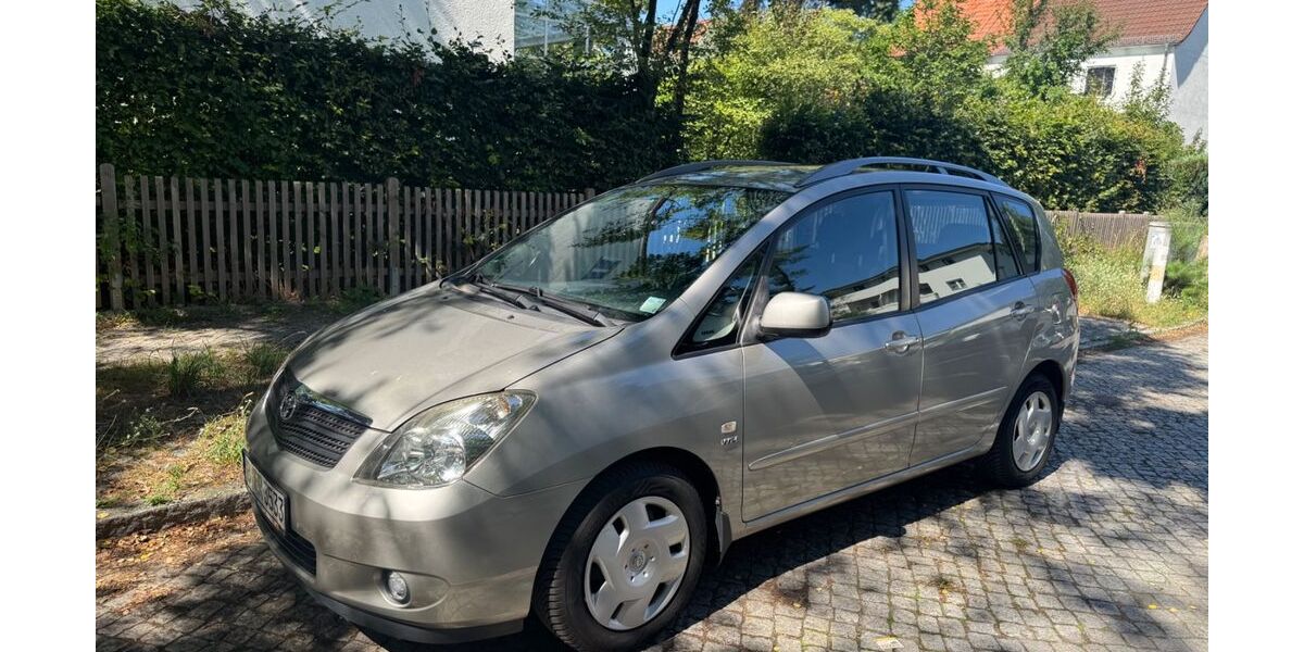 Toyota Verso 126.000 km 5.990 &euro; Berlin 14163