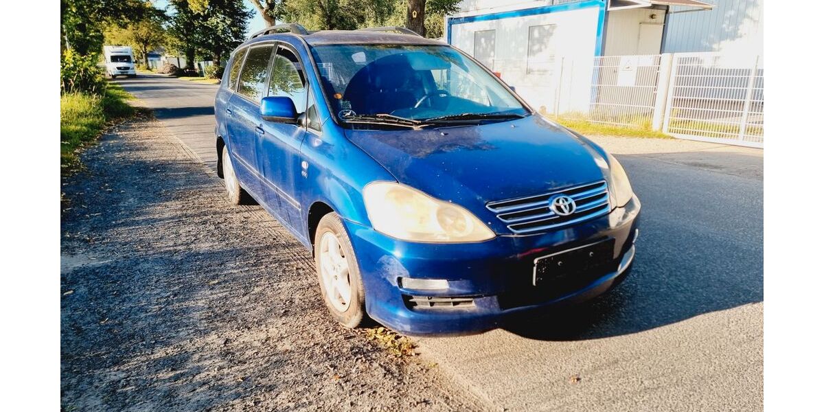 Toyota Avensis Verso 163.454 km 3.800 &euro; Berlin 13629