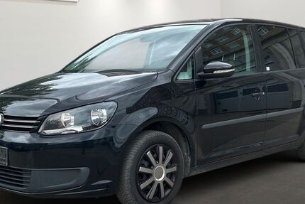 VW Touran 153.806 km 4.799 &euro; Berlin 12681