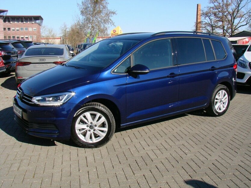 VW Touran 1.5TSI Comfortline 7-Sitzer ACC Standheizun 18.601 km 32.480 € Falkensee 14612