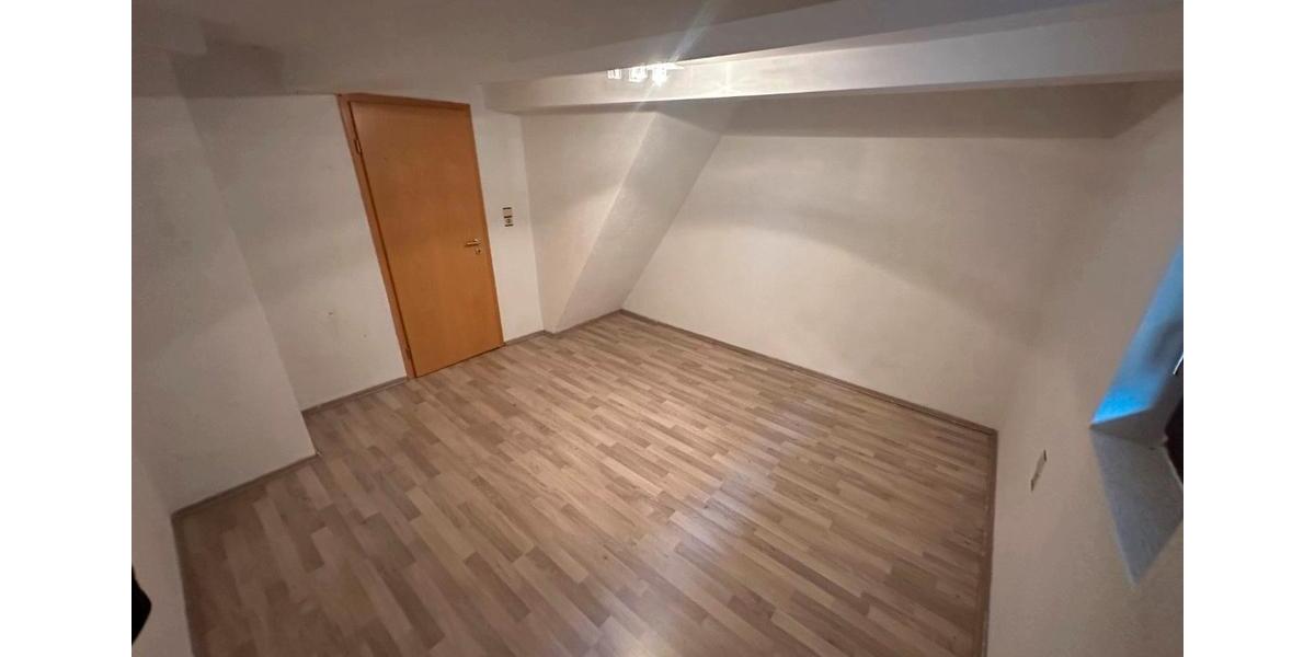 Doppelhaushälfte - 8 Zimmer, 110 m&sup2;, 99.999&euro; | Angebot:27002053