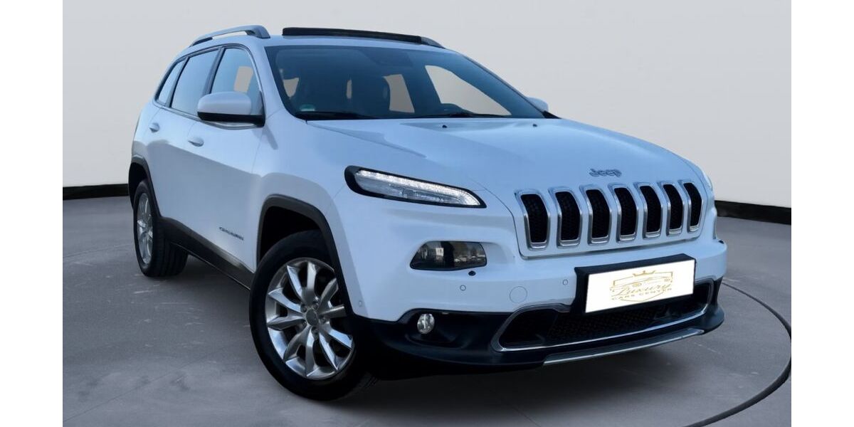 Jeep Cherokee 118.637 km 12.900 &euro; Berlin 12277